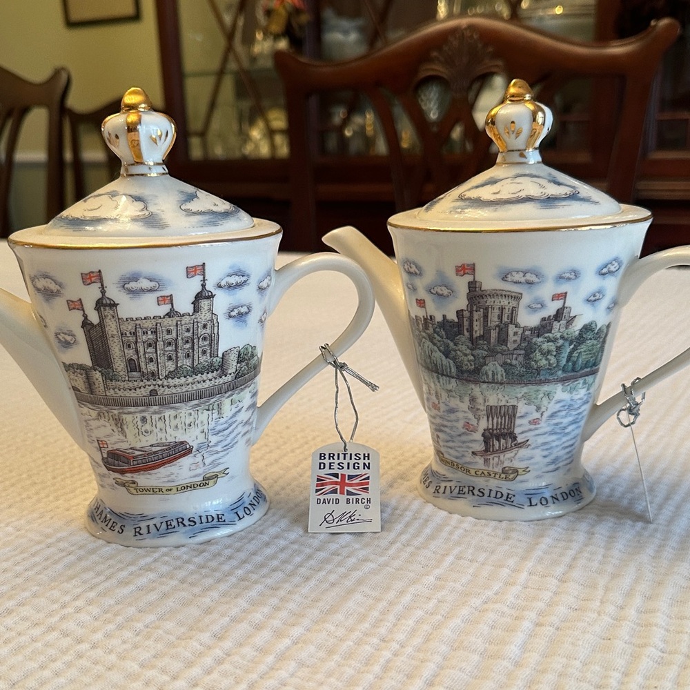NWT London Pottery British Design Riverside London Teapots with Lids - Set of 2